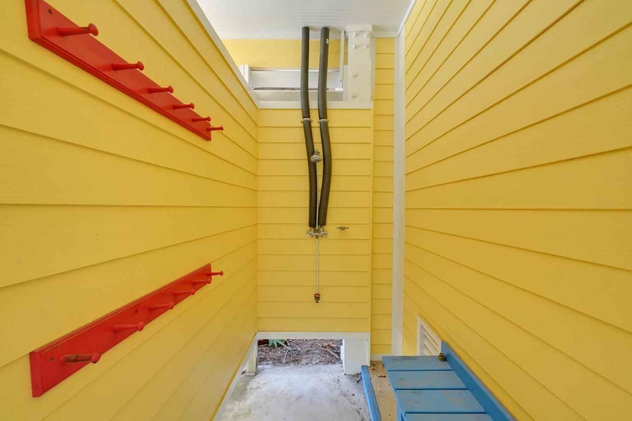 Luck & Laughter Villa Oak Island Exterior photo