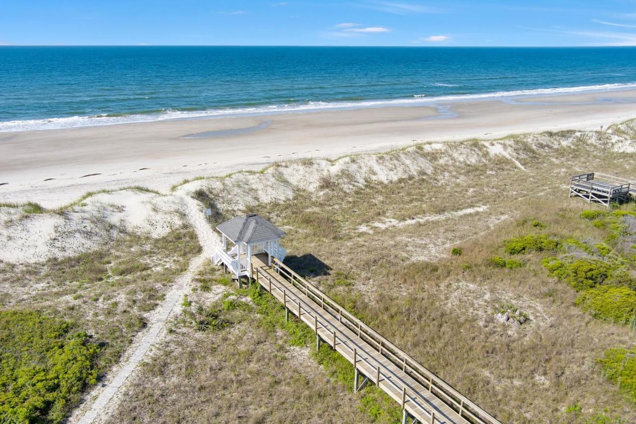 Luck & Laughter Villa Oak Island Exterior photo