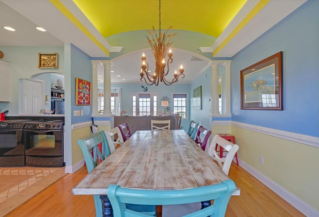 Luck & Laughter Villa Oak Island Exterior photo