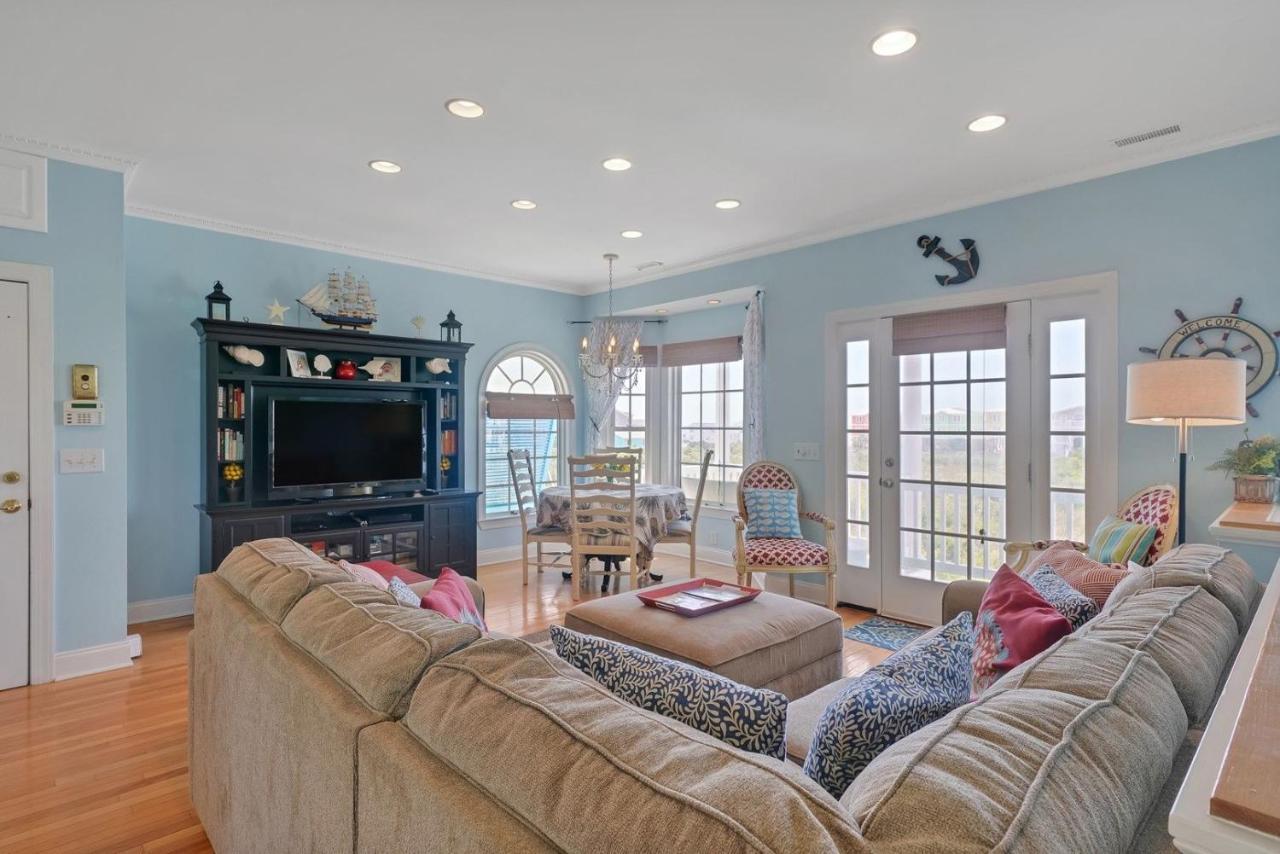 Luck & Laughter Villa Oak Island Exterior photo