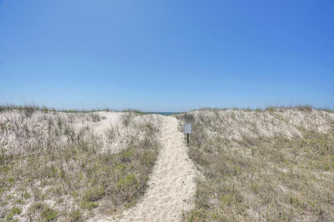 Luck & Laughter Villa Oak Island Exterior photo